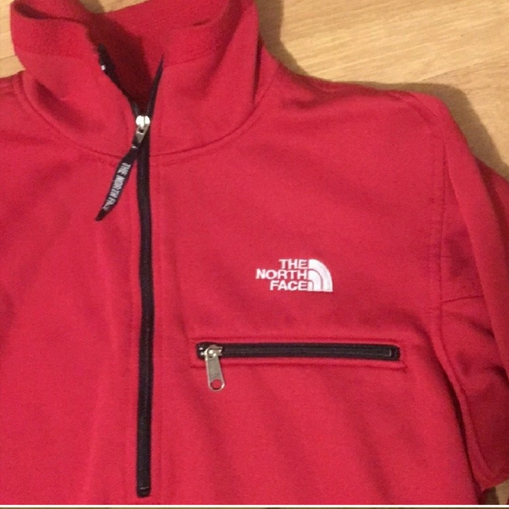 Red pullover 1/4 Zip North Face